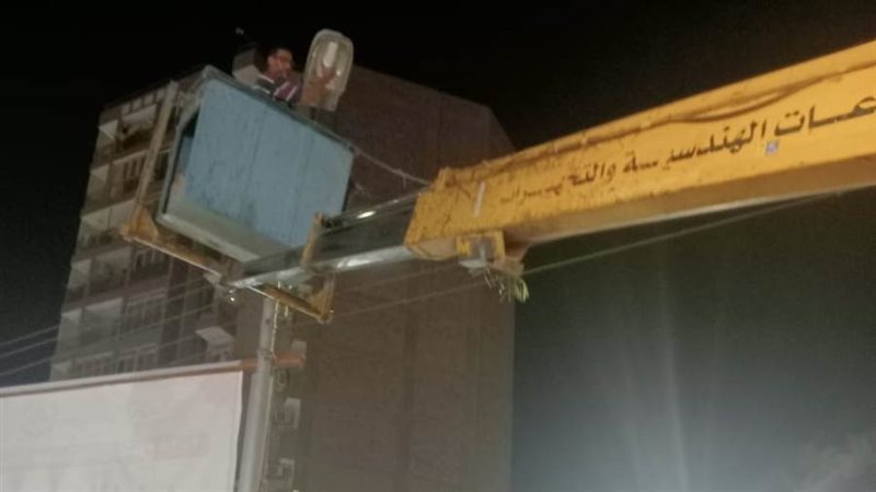 صيانة الإنارة بشوارع
