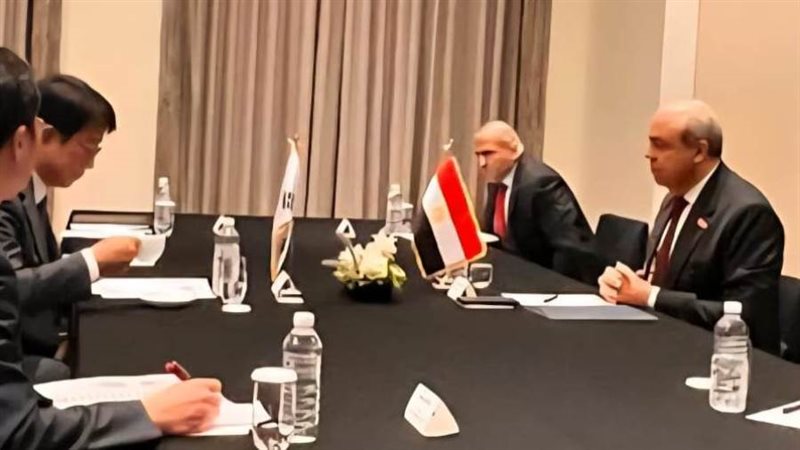 وزير الطيران خلال