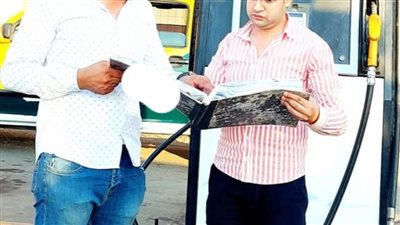 ضبط صاحبي محطتي تمويل سيارات لبيعهما 45 ألف لتر محروقات بالسوق السوداء بالبحيرة