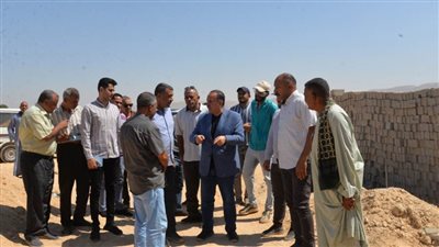 محافظ أسيوط يتفقد أعمال إنشاء أول مصنع متكامل لمنتجات الرمان بالبداري