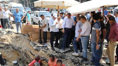 عاجل.. بالصور فرق الطوارئ تواصل إصلاح عطل محطة مياه جزيرة الذهب بالجيزة