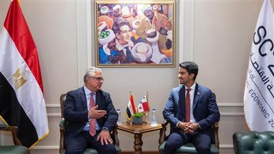 رئيس المنطقة الاقتصادية لقناة السويس يستقبل سفير جمهورية بنما بالقاهرة