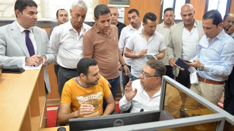 محافظ الدقهلية مع