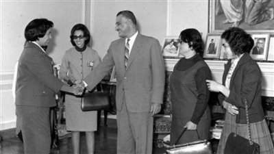 عاجل| 14 عامًا أول وزيرة مصرية.. وصفها 