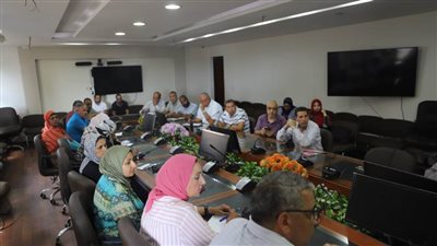 اجتماع موسع مع قيادات شركة الصرف الصحي بالإسكندرية