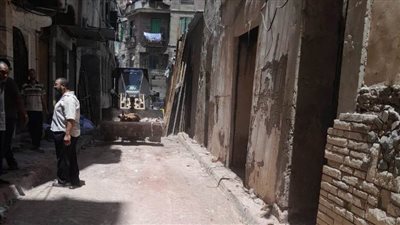 محافظ الإسكندرية يوجه بسرعة الانتهاء من الخطة السنوية لرصف الطرق