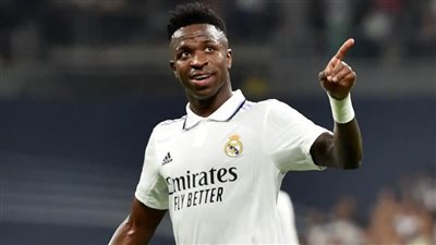 تقارير: فينيسيوس لا يرغب في الرحيل عن ريال مدريد رغم عدم تمديد عقده