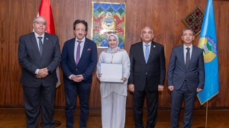 رئيس جامعة طنطا خلال