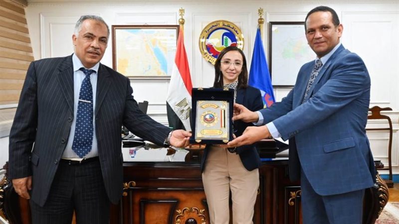 مخافظ البحيرة ووفد