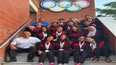 السباحة تهيمن على دورة الألعاب الأفريقية للمدارس بـ42 ميدالية وتهدي الفوز للبعثة المصرية