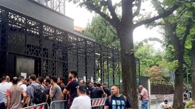 لجان الاقتراع في إيطاليا تستقبل الناخبين للتصويت في انتخابات مجلس الشيوخ 