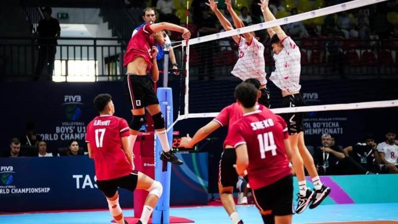 شباب الطائرة