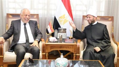 وزير الأوقاف يستقبل نقيب المهن التمثيلية لبحث التعاون ودعم الدراما الدينية 