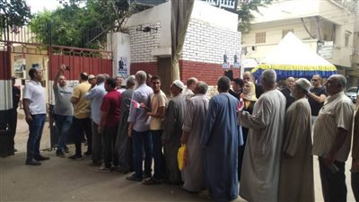 إقبال كثيف من الناخبين على لجان الشباب والرياضة بالبحيرة للإدلاء بأصواتهم بصناديق الاقتراع.. صور 