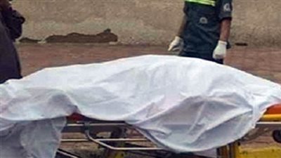 أب يدهس نجله بالخطأ أثناء انتظاره أسفل سيارة في الشرقية