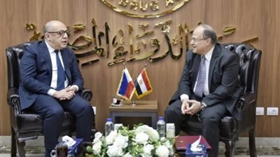 رئيس هيئة الدواء يستقبل سفير الفلبين لبحث تنظيم تداول المستحضرات الطبية بين البلدين