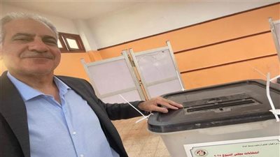 رئيس جامعة أسوان يُدلي بصوته في انتخابات الشيوخ ويؤكد المشاركة واجب وطني ورسالة للطلاب