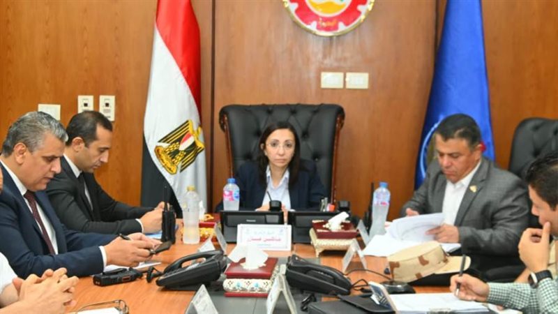 محافظ البحيرة تتابع