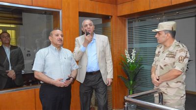 بالصور.. محافظ الغربية يتابع سير لجان انتخابات مجلس الشيوخ من مركز الطوارئ