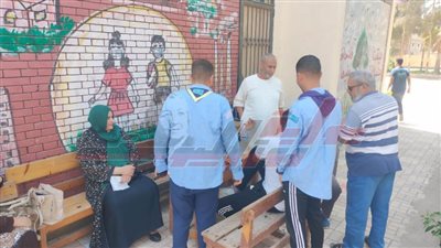 الفرق التطوعية تساعد الناخبين وكبار السن في الإدلاء بأصواتهم