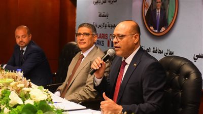 وزير العمل ومحافظ الجيزة يفتتحان ندوة تثقيفية للتوعية بقانون العمل 