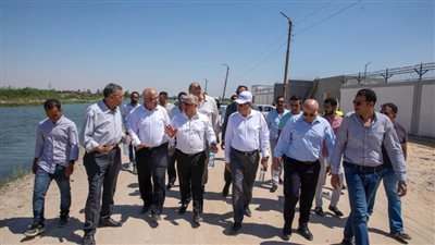 رئيس اقتصادية قناة السويس في جولة تفقدية بـ