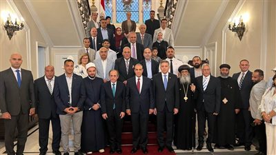 وزير الخارجية والهجرة يلتقي أعضاء الجالية المصرية في اليونان