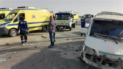 إصابة 6 أشخاص فى انقلاب سيارة نقل بطريق العلاقي بأسوان 