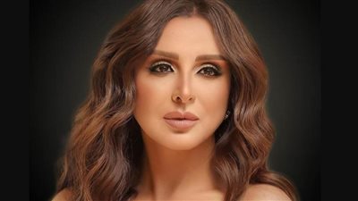 أنغام تخضع لعملية جراحية دقيقة اليوم في ألمانيا