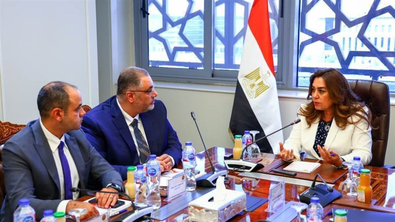 الدكتورة منال عوض