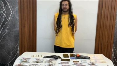 ضبط صانع محتوى لنشره مقاطع فيديو تضمن الإعتداء على القيم والمبادئ الأسرية