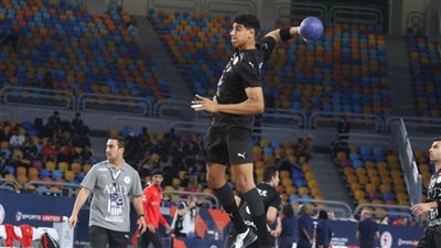 الشوط الأول.. مصر تتقدم على البحرين 19/13 بمونديال يد الناشئين
