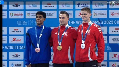 طارق حسن يتوج ببرونزية في السباحة بالزعانف بدورة الألعاب العالمية في الصين