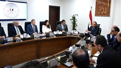 رئيس الوزراء يستعرض الفرص الاستثمارية لبعض الأراضي بكورنيش النيل 