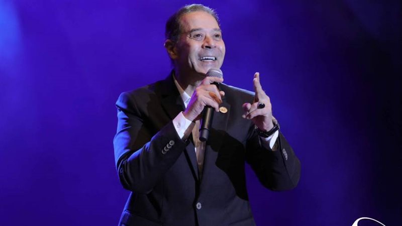 مدحت صالح يتألق في