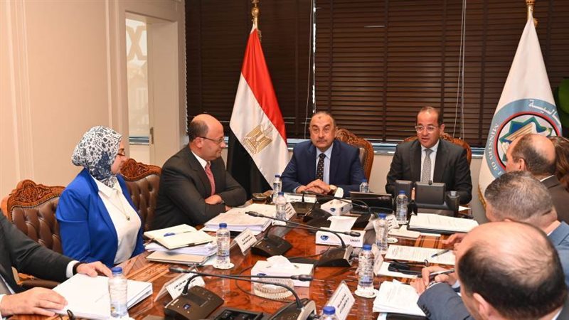 وزير المالية خلال