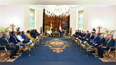 عاجل| تفاصيل لقاء الرئيس السيسي بنظيره الأوغندي بقصر الاتحادية 