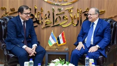 رئيس هيئة الدواء يبحث توسيع أسواق الدواء مع السفير الأوزبكي