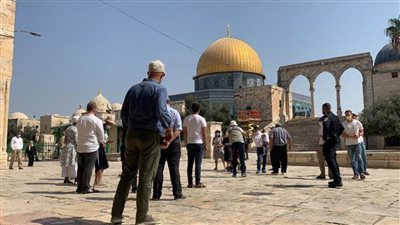 مستوطنون يقتحمون المسجد الأقصى المبارك بحماية قوات الاحتلال