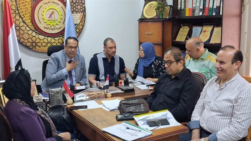 وكيل الوزارة داخل