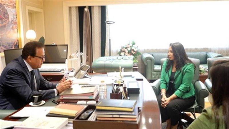 وزير الصحة يلتقي