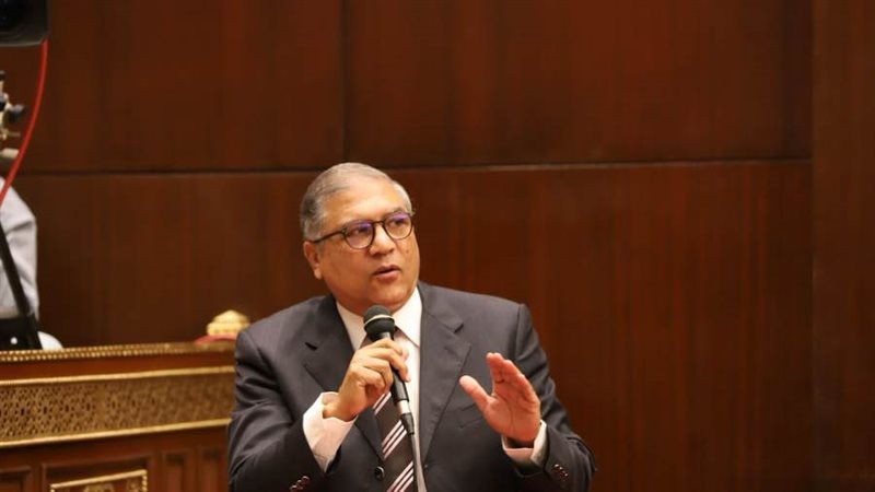 الدكتور عفت السادات