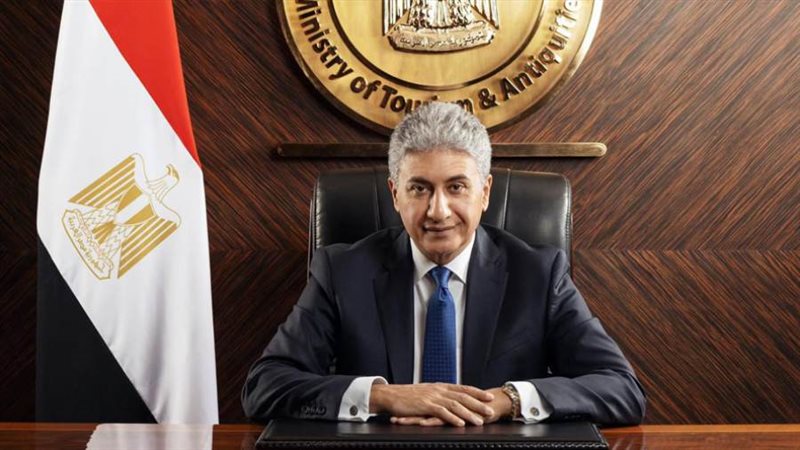 وزير السياحة والآثار