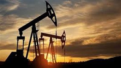 النفط يحافظ على مكاسبه قبيل قمة ترامب وبوتين