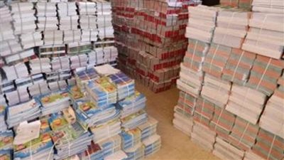 ضبط مخزن بدون ترخيص بالقاهرة به 3025 نسخة من الكتب الدراسية الخارجية