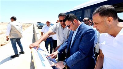 وزير الإسكان يتفقد مشروعات الأراضي البديلة بمنطقة 