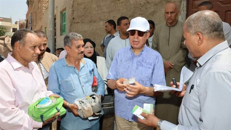 محافظ المنيا خلال