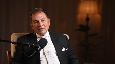 حاتم باشات: هناك فرص استثمارية واعدة للشركات المصرية لإعادة الإعمار بالسودان