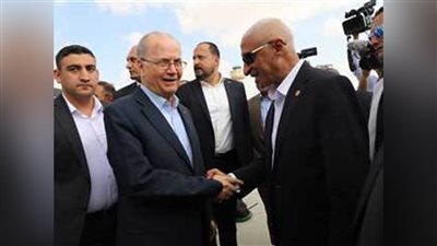 رئيس الوزراء الفلسطيني يصل مطار العريش الدولي