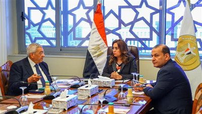 التنمية المحلية تتابع الموقف التنفيذي لتطوير ورفع كفاءة المسارات